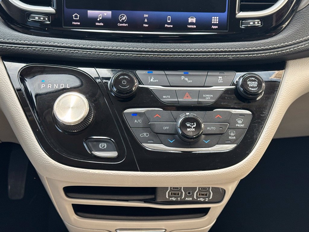 Used 2024 Chrysler Pacifica Limited FWD image 22