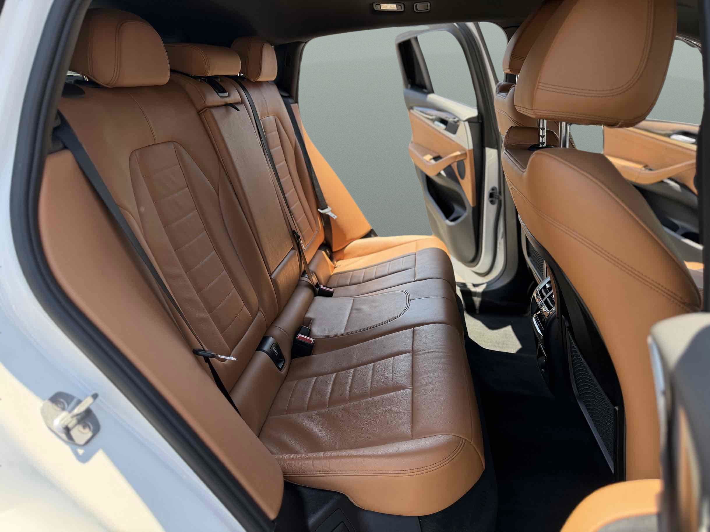Used 2019 BMW X4 xDrive30i w/ Driving Assistance Package AWD/4WD image 15