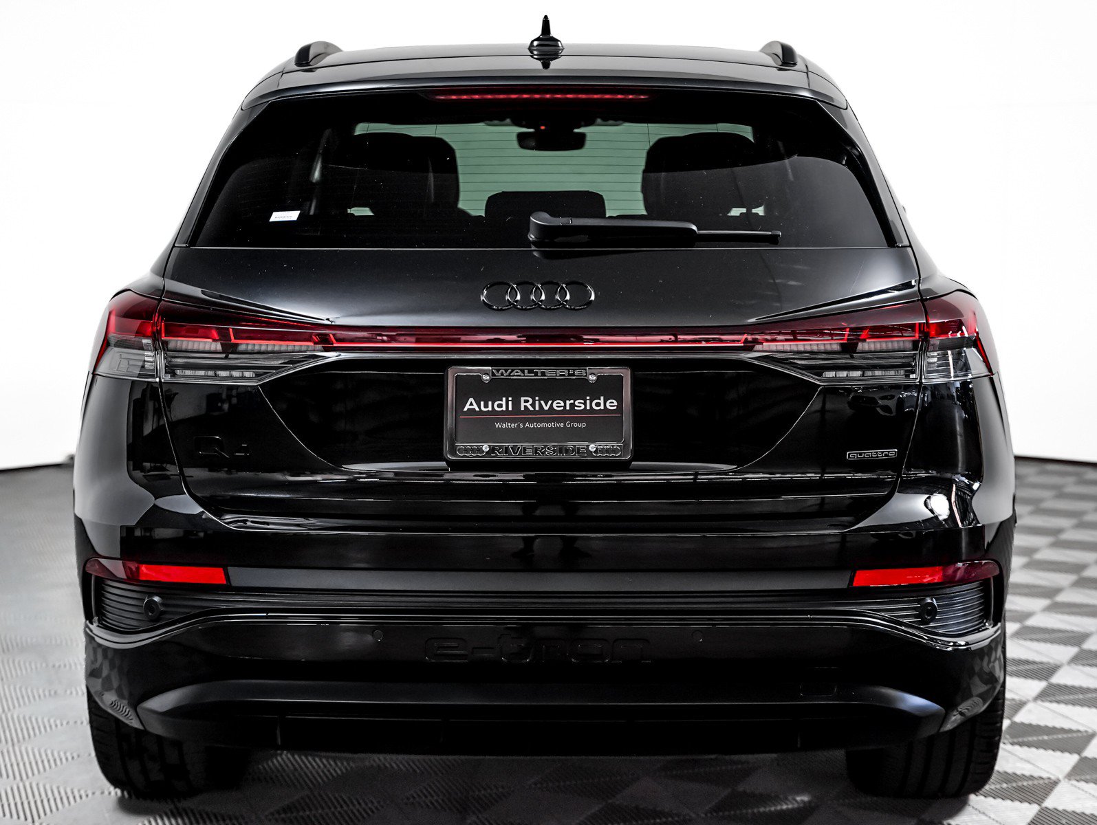 Used 2025 Audi Q4 e-tron Premium Plus w/ Premium Plus AWD/4WD image 8