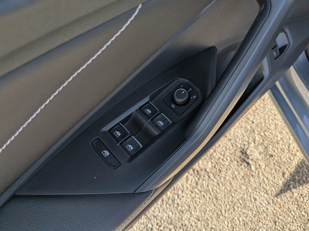 Certified 2024 Volkswagen Jetta SEL image 17