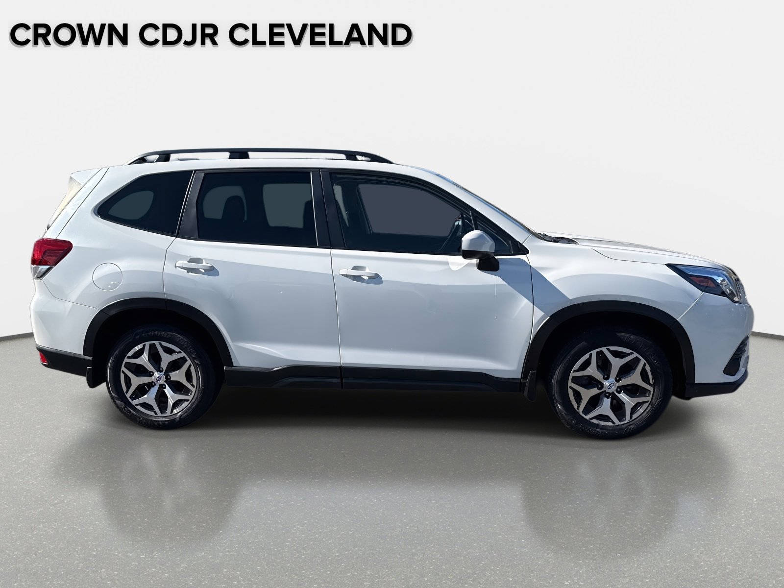 Used 2023 Subaru Forester Premium image 3