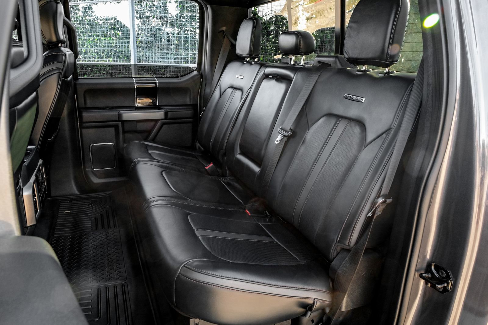 Used 2022 Ford F250 Platinum w/ FX4 Off-Road Package AWD/4WD image 45