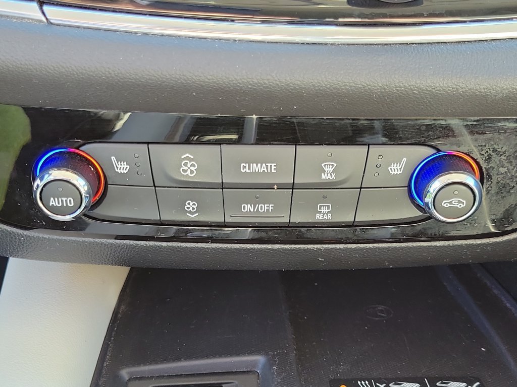 Used 2023 Buick Enclave Essence FWD image 30
