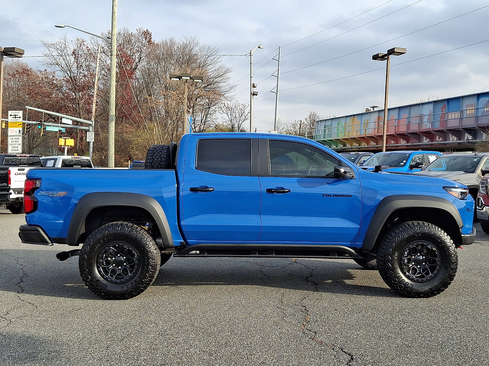 Used 2025 Chevrolet Colorado ZR2 w/ ZR2 Bison Edition image 7