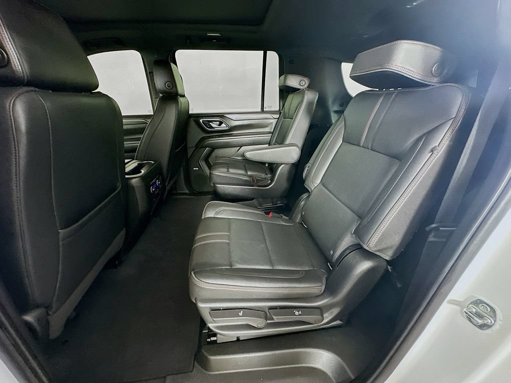 Used 2022 Chevrolet Suburban RST w/ Luxury Package AWD/4WD image 35