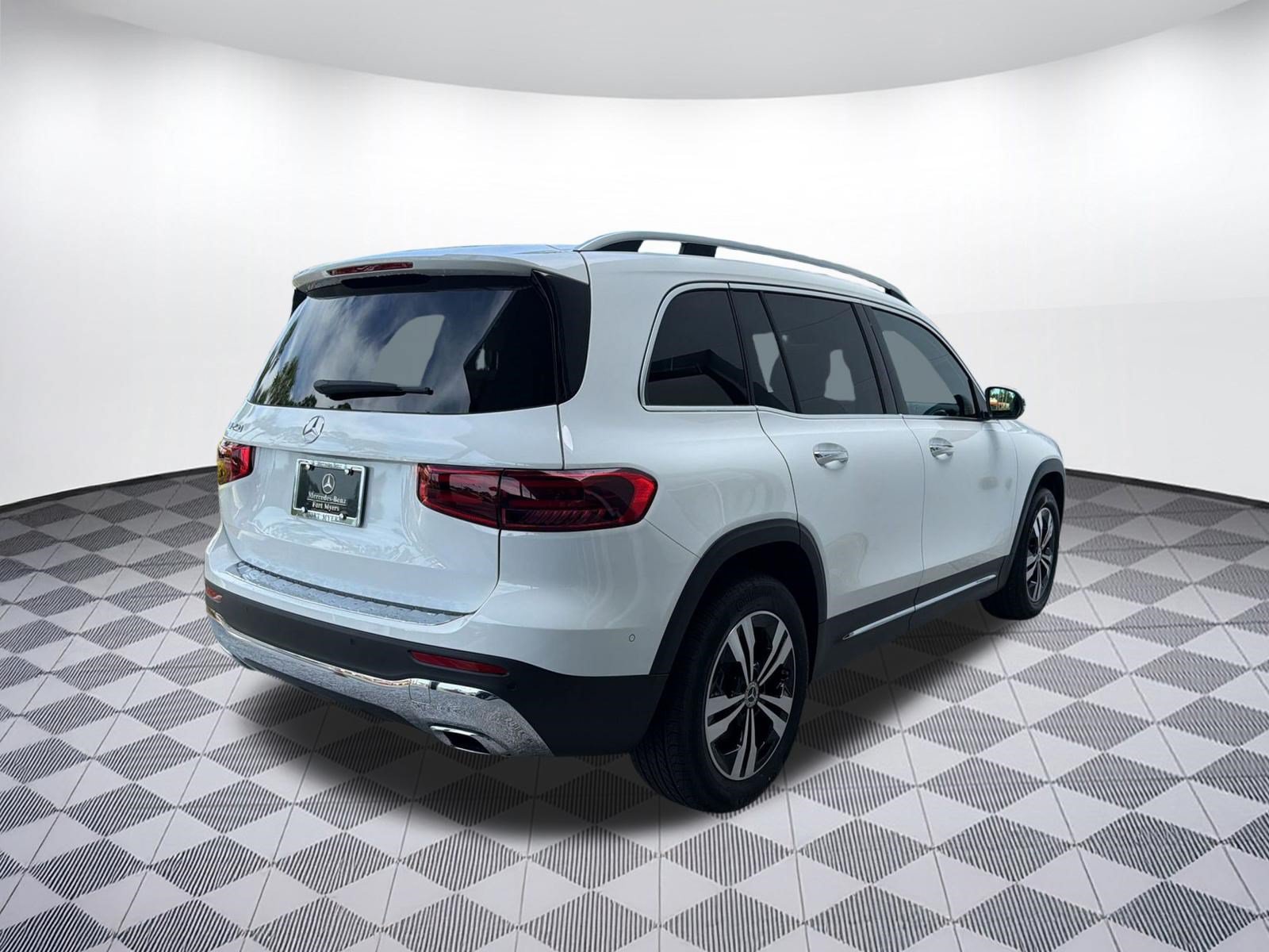 Used 2026 Mercedes-Benz GLB 250 image 9