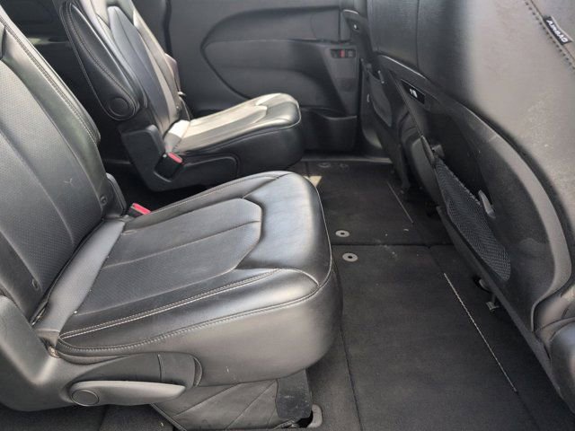 Used 2025 Chrysler Pacifica Select image 30