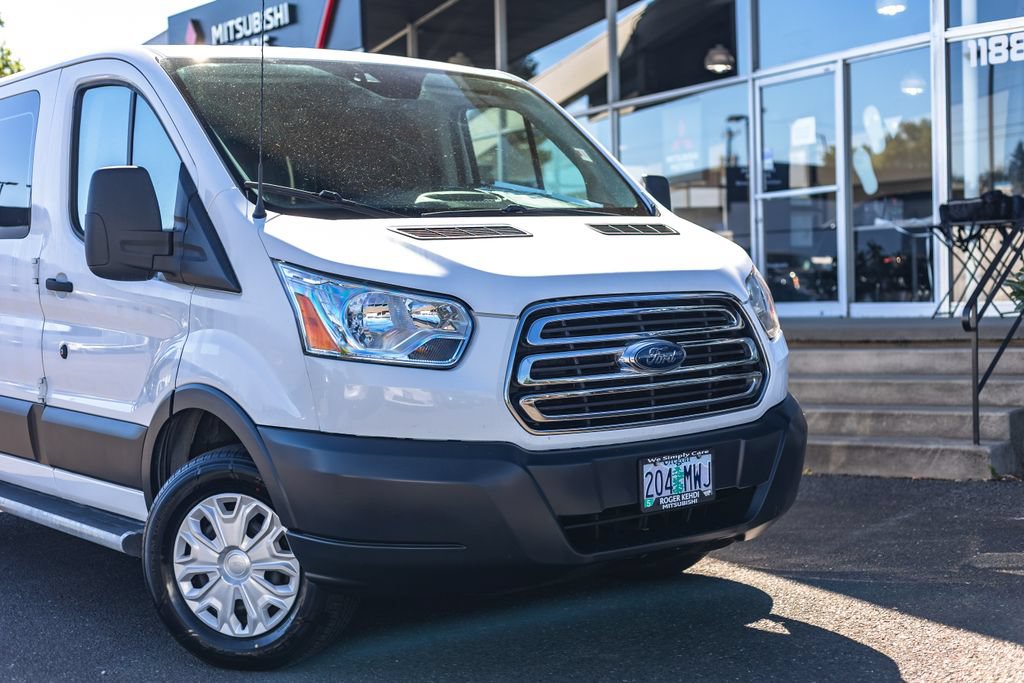 Used 2017 Ford Transit 250 130 Low Roof w/ Exterior Upgrade Package RWD image 3