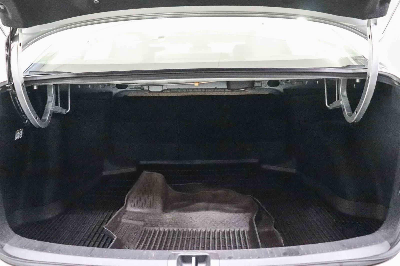 Used 2022 Toyota Corolla LE FWD image 26