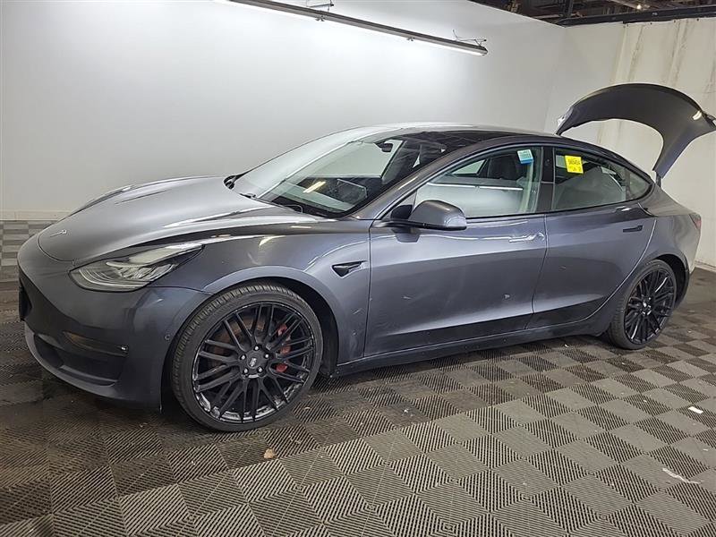 Used 2021 Tesla Model 3 Performance image 4