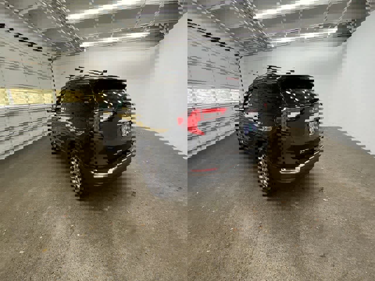 Used 2022 GMC Terrain SLT w/ Infotainment Package II image 4