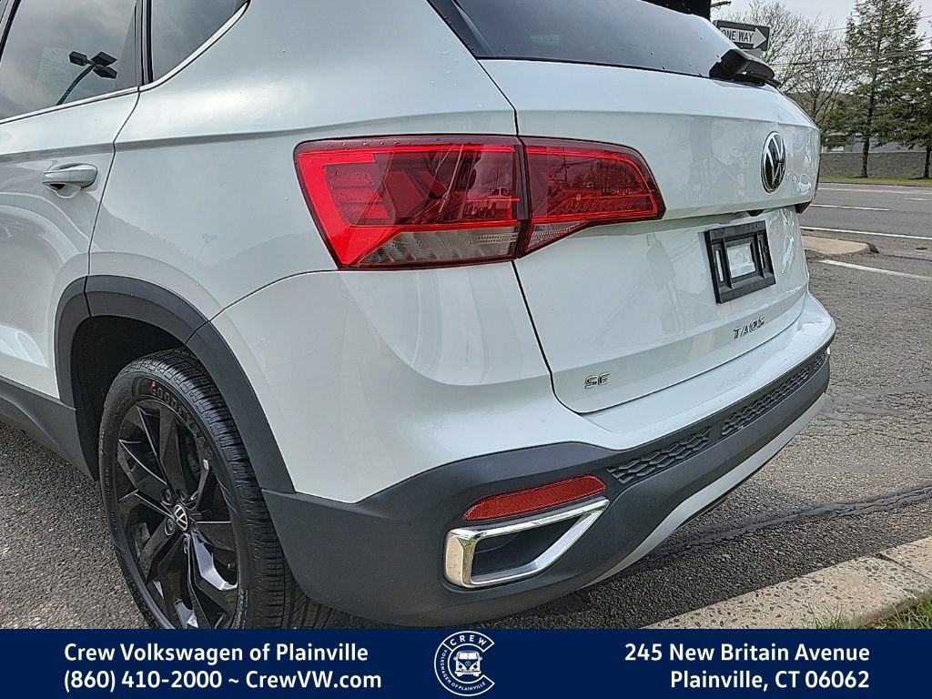Certified 2022 Volkswagen Taos SE w/ Driver Assistance Package FWD image 30