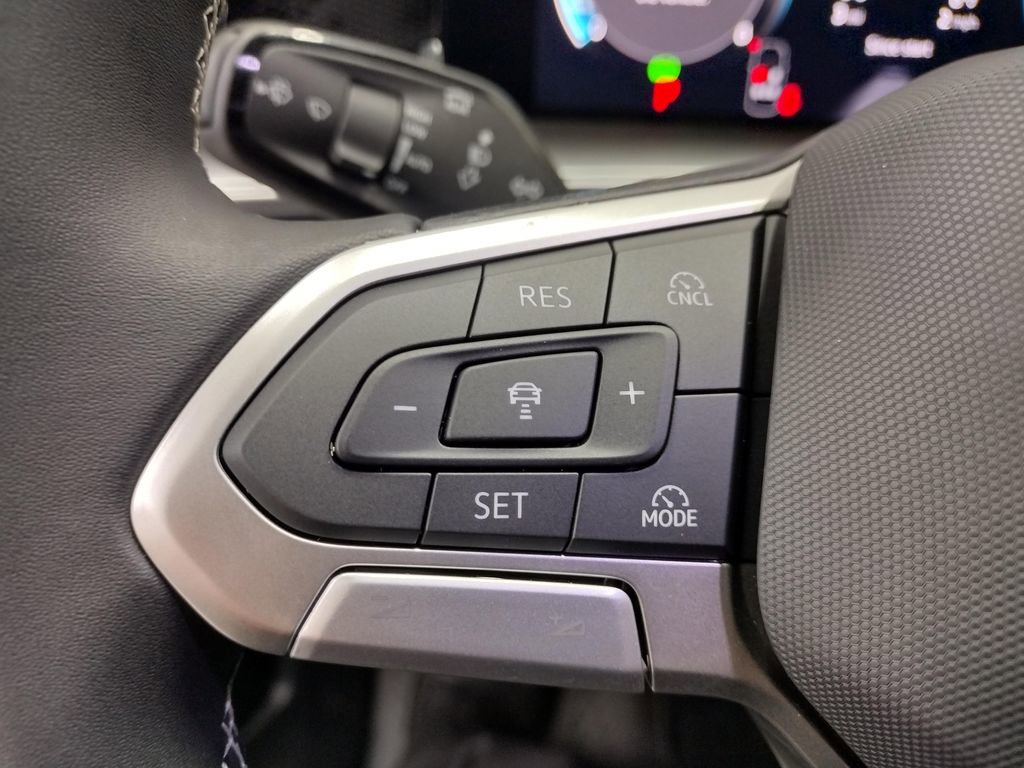 New 2026 Volkswagen Tiguan SE image 27