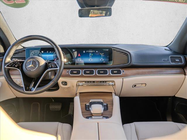 Used 2025 Mercedes-Benz GLS 450 4MATIC image 25