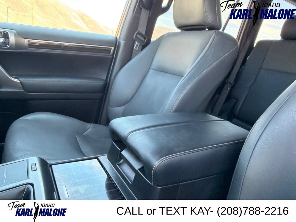 Used 2023 Lexus GX 460 Premium w/ Accessory Package AWD/4WD image 36