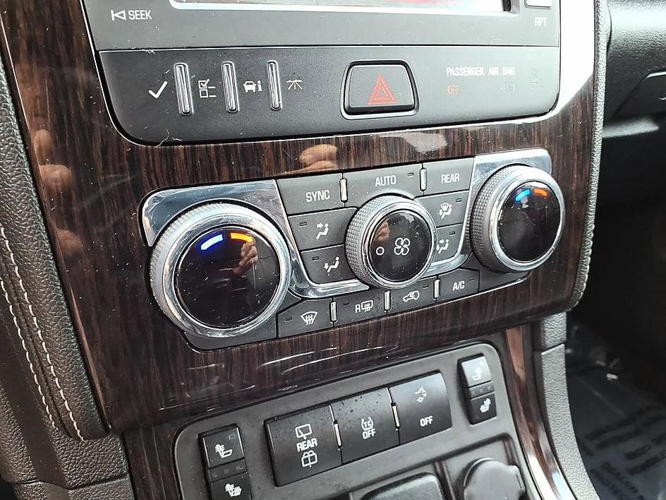 Used 2017 Chevrolet Traverse LT image 30