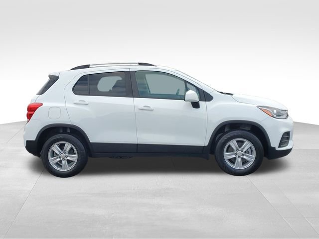 Used 2022 Chevrolet Trax LT w/ LT Convenience Package image 6