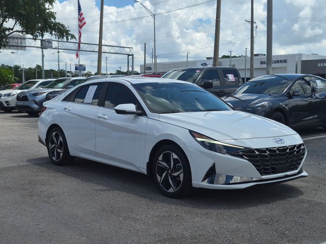 Used 2023 Hyundai Elantra Limited FWD image 3