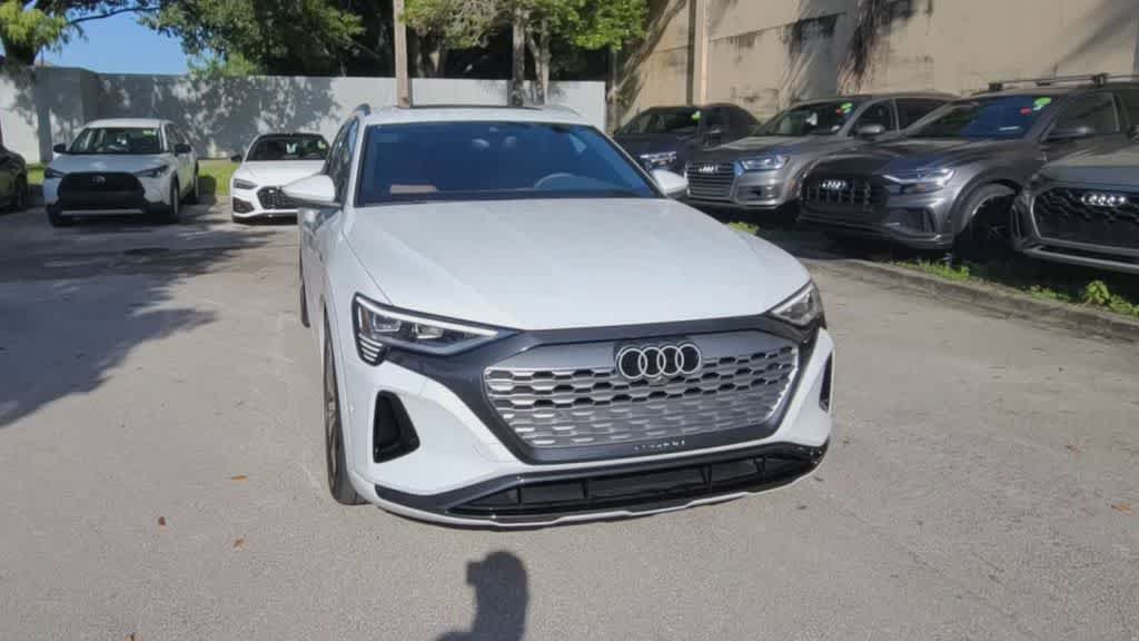 Certified 2024 Audi Q8 e-tron Premium Plus w/ Premium Plus Package AWD/4WD image 3