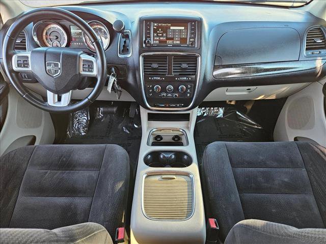 Used 2014 Dodge Grand Caravan SXT w/ Rear Park Assist Package FWD image 21
