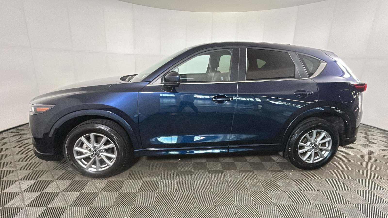 Used 2025 MAZDA CX-5 AWD 2.5 S w/ Preferred Package image 6