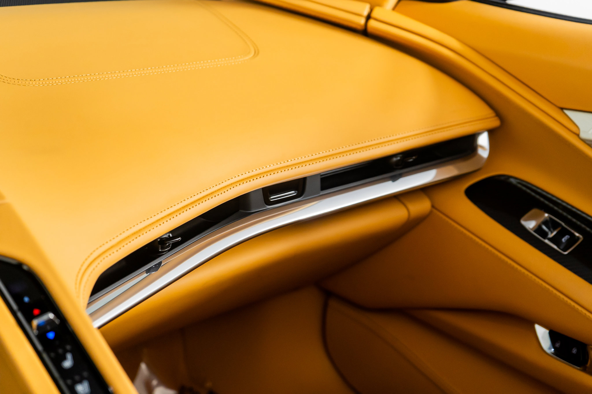 Used 2020 Chevrolet Corvette Stingray Premium Cpe w/ 3LT image 37