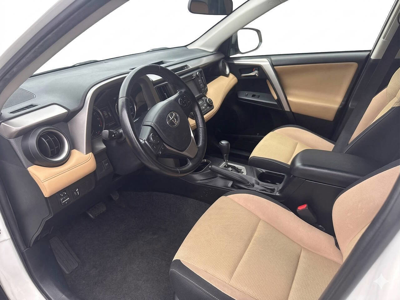 Used 2016 Toyota RAV4 XLE image 11