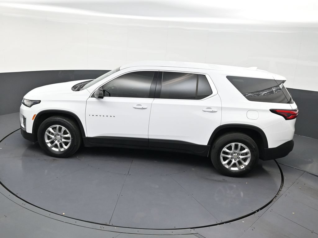 Used 2023 Chevrolet Traverse LS FWD image 12