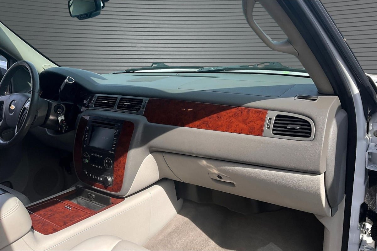 Used 2011 Chevrolet Tahoe LTZ AWD/4WD image 25