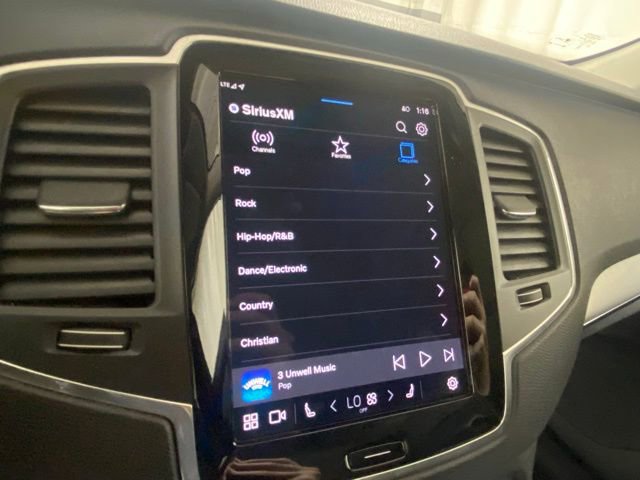 Certified 2025 Volvo XC90 B5 Core image 21