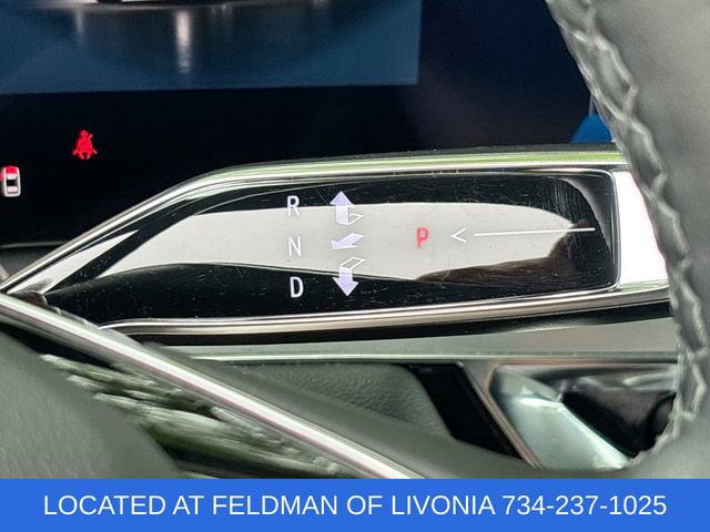 Used 2024 Cadillac Lyriq Luxury AWD/4WD image 15