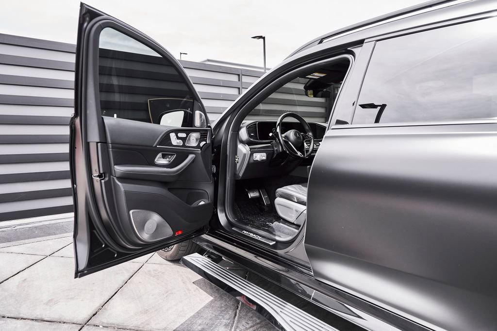 Used 2024 Mercedes-Benz Maybach GLS 600 4MATIC image 31