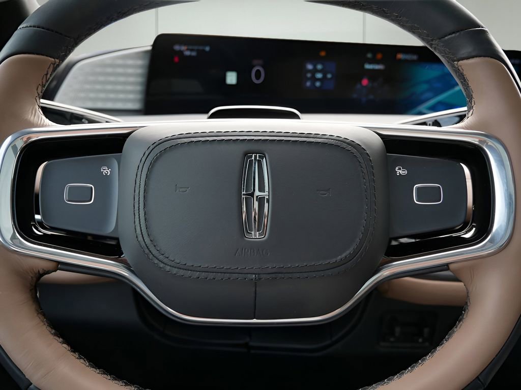 Used 2025 Lincoln Navigator Black Label image 21