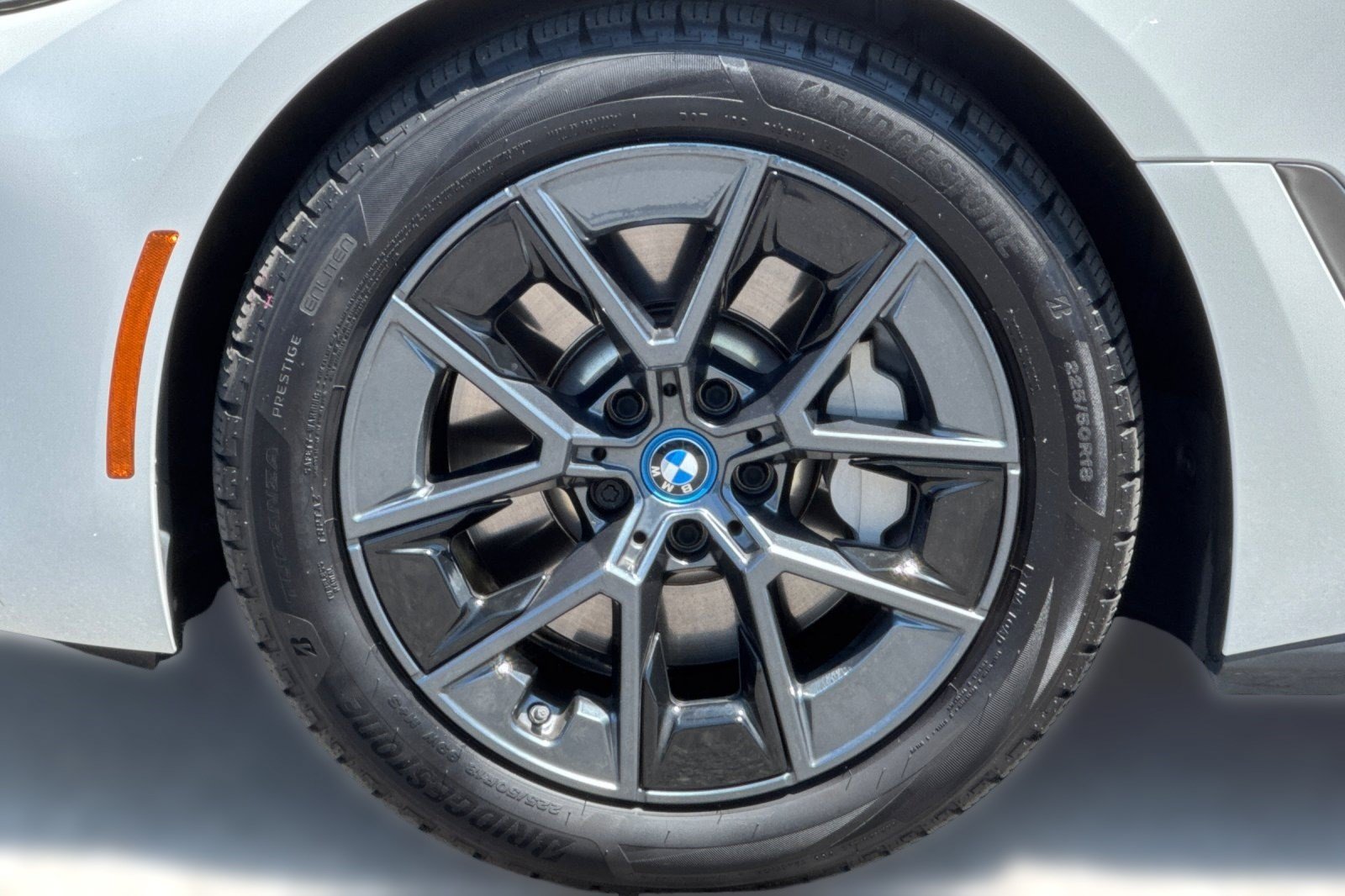 Used 2023 BMW i4 eDrive35 w/ Premium Package RWD image 11