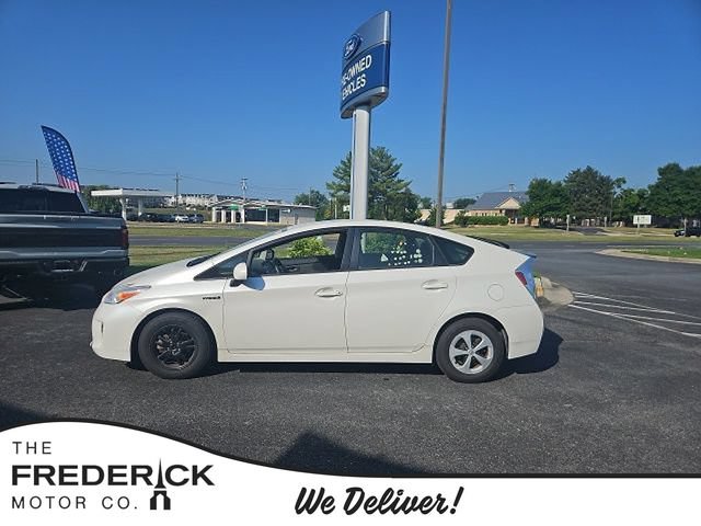Used 2014 Toyota Prius Three FWD image 1