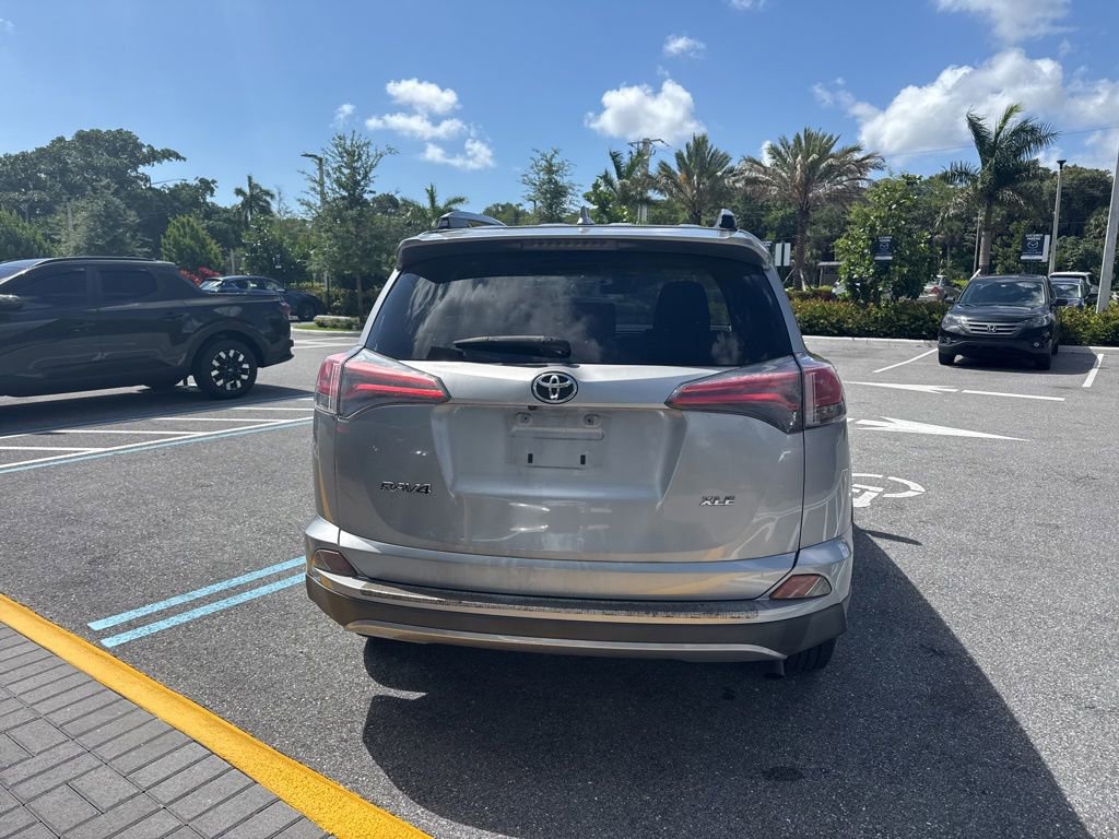 Used 2018 Toyota RAV4 XLE FWD image 6
