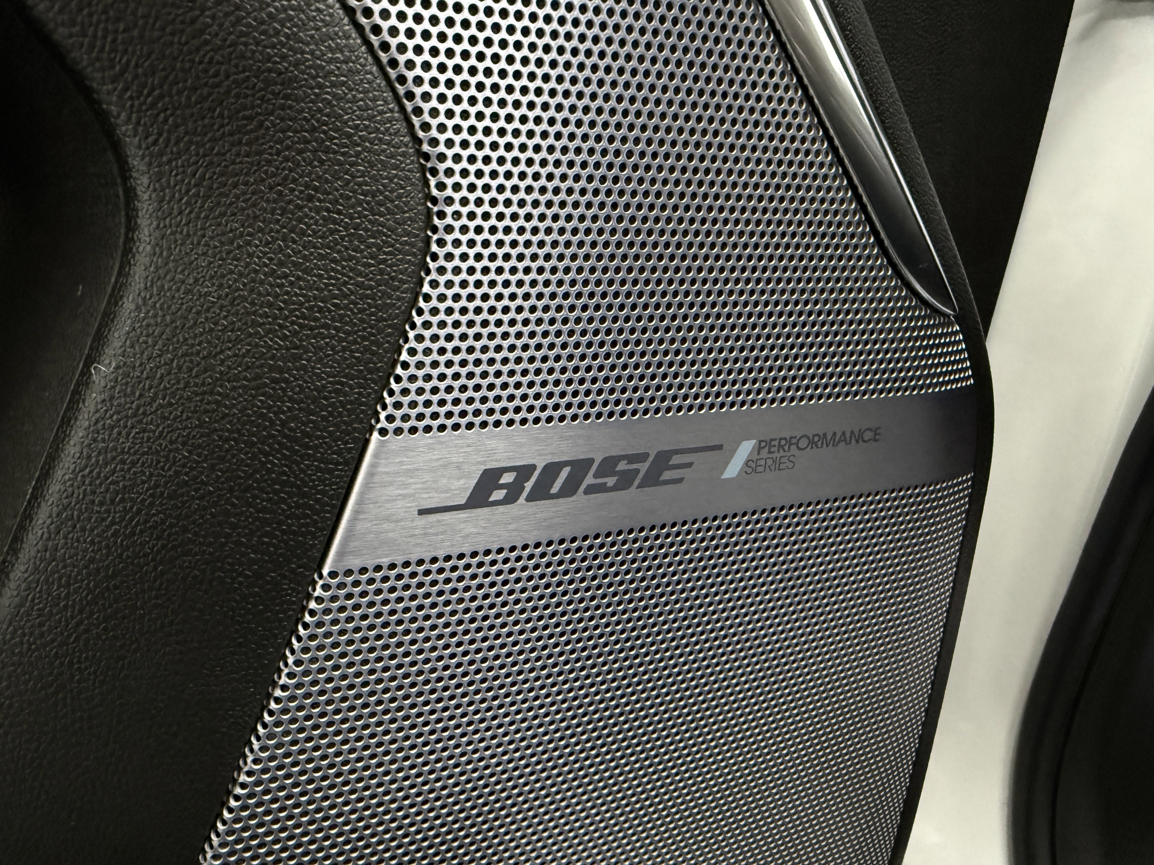 Used 2023 GMC Yukon XL Denali Ultimate image 12