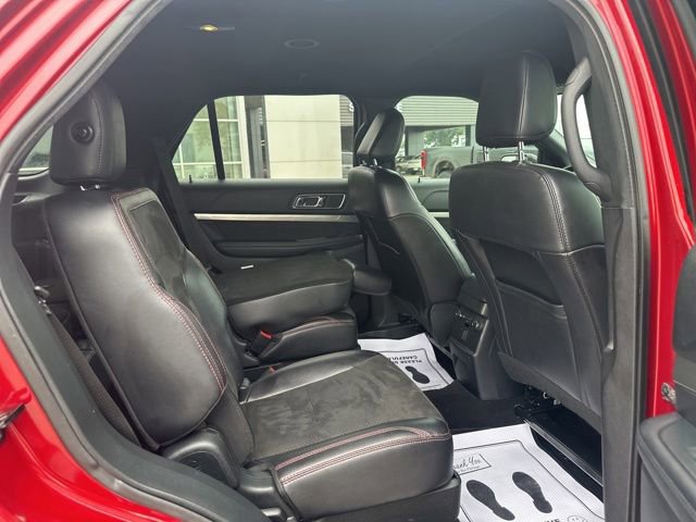Used 2019 Ford Explorer XLT w/ Equipment Group 202A FWD image 12
