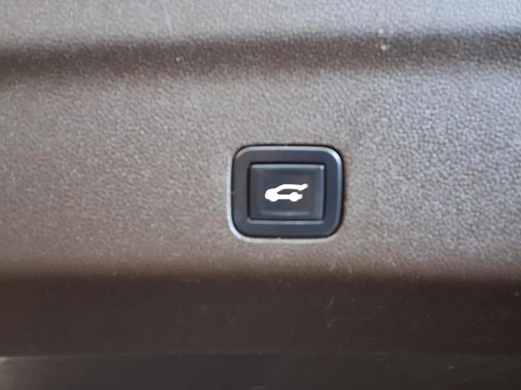 Used 2023 Chevrolet Tahoe LT AWD/4WD image 21