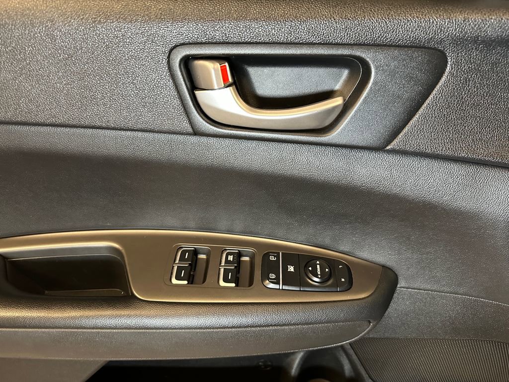Used 2020 Kia Optima LX FWD image 19