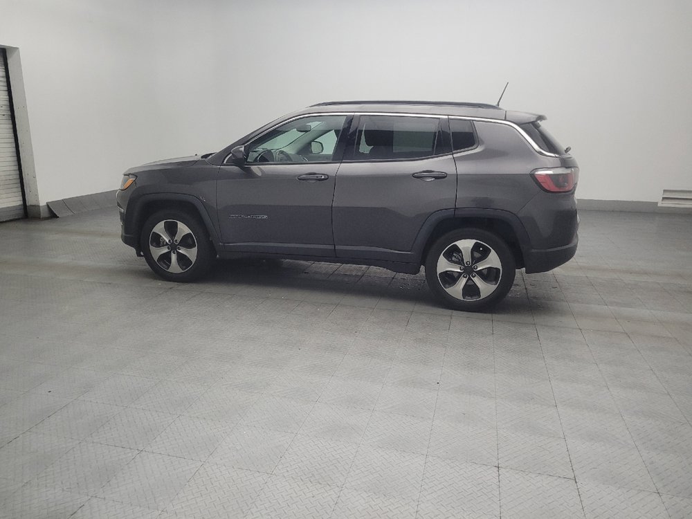 Used 2017 Jeep Compass Latitude w/ Popular Equipment Group FWD image 3