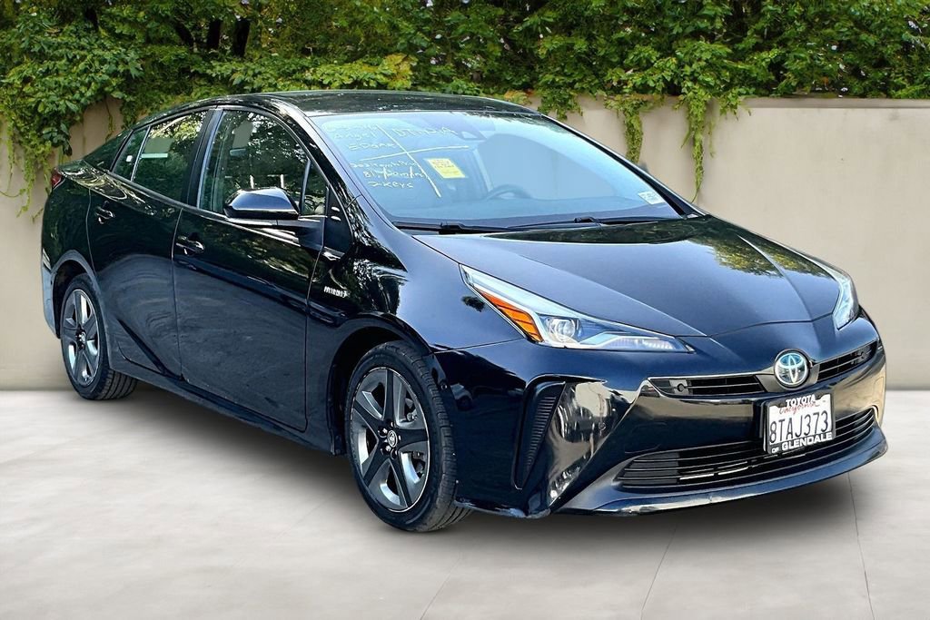 Used 2021 Toyota Prius XLE FWD image 1