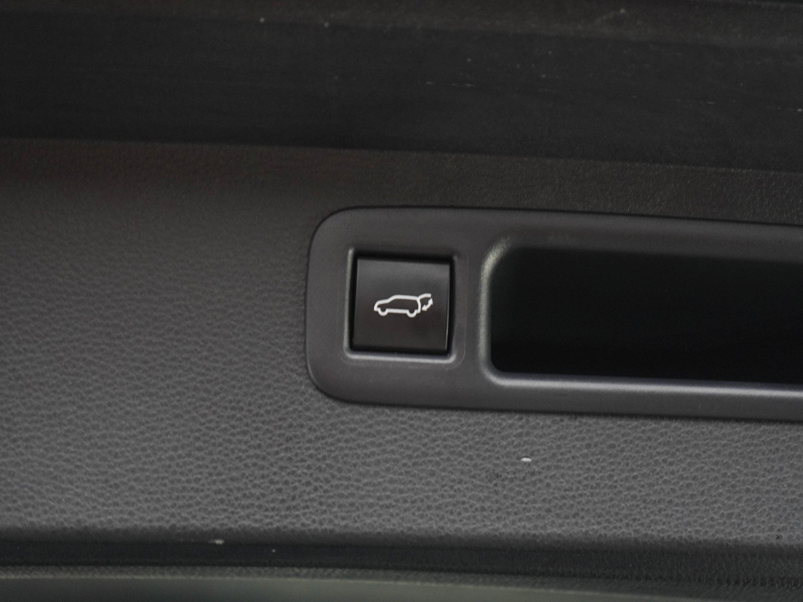 Used 2025 Toyota Highlander XLE AWD/4WD image 17