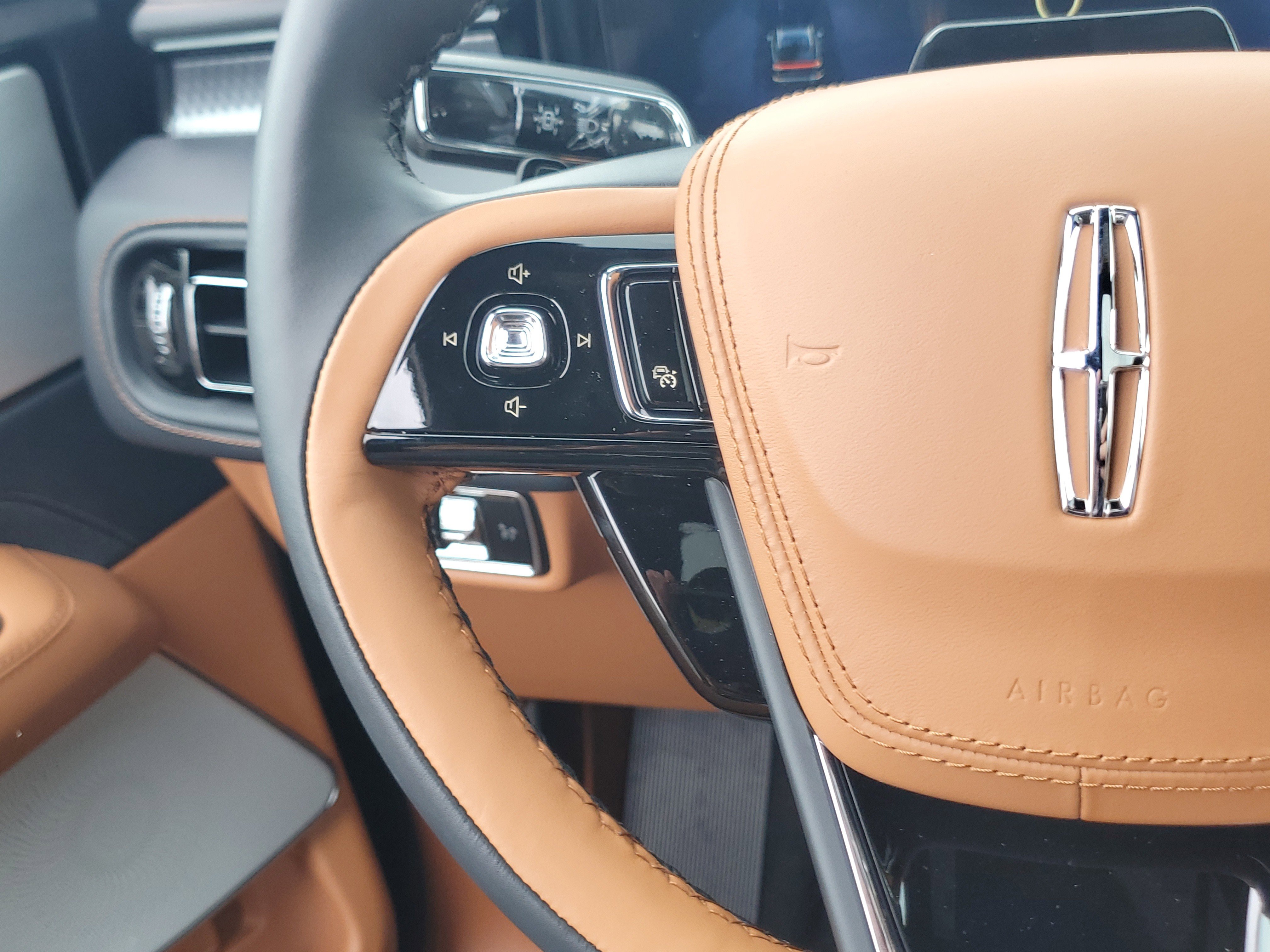 New 2026 Lincoln Aviator Black Label AWD/4WD image 16