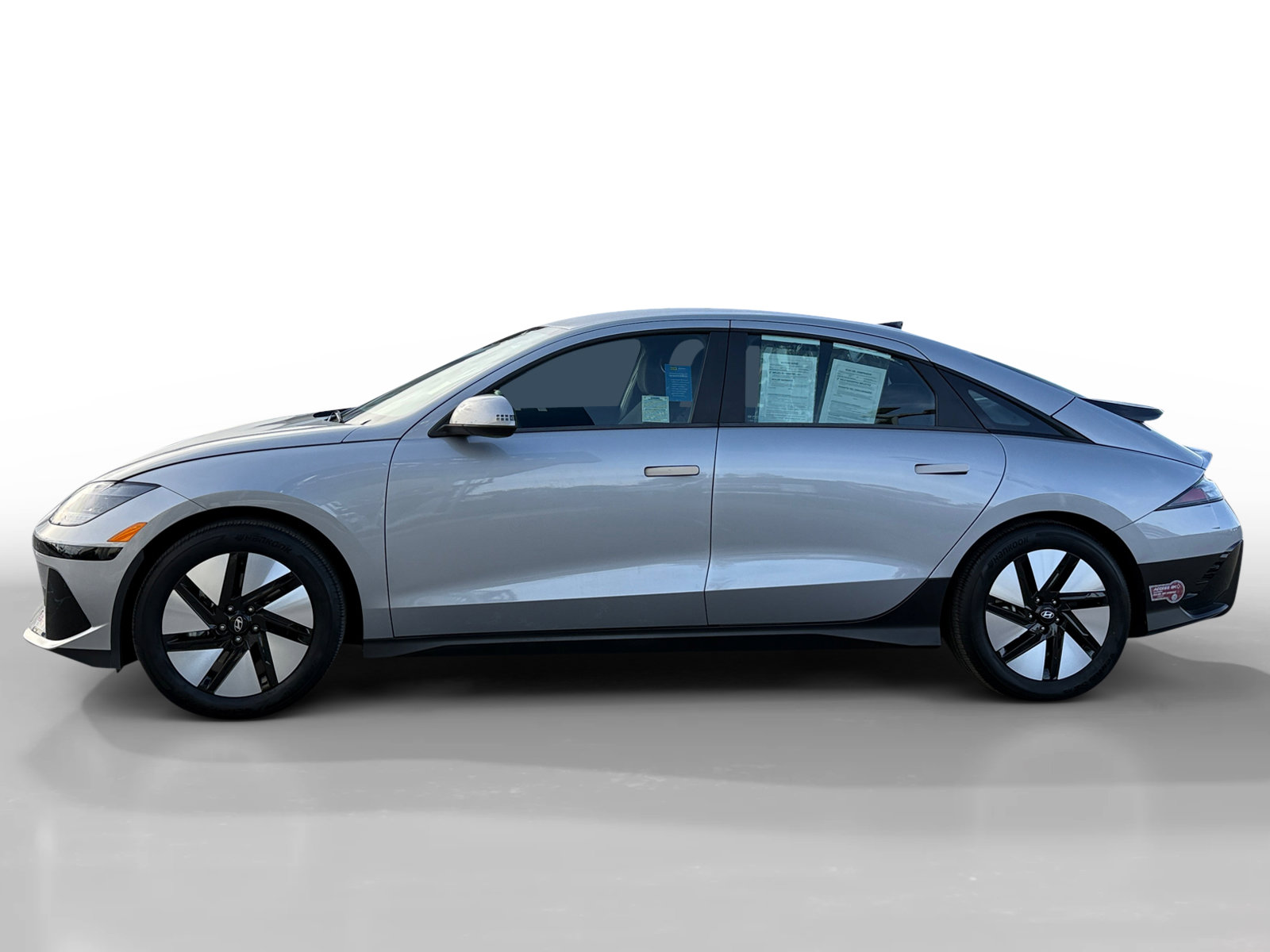 Certified 2025 Hyundai Ioniq 6 SE image 2