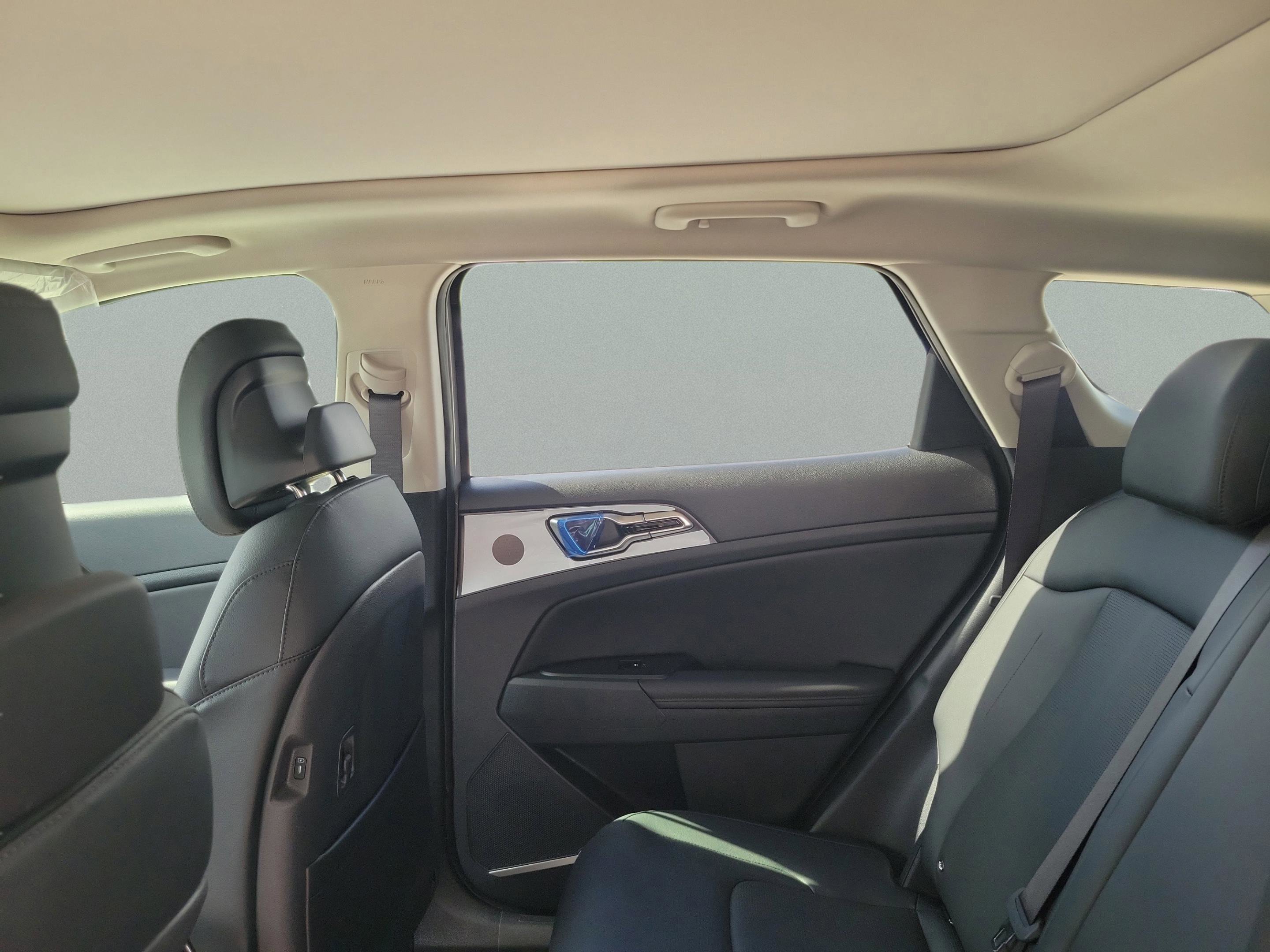 New 2026 Kia Sportage EX w/ EX Panorama Roof Package image 6