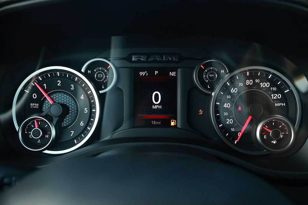 New 2026 RAM 1500 Express AWD/4WD image 17