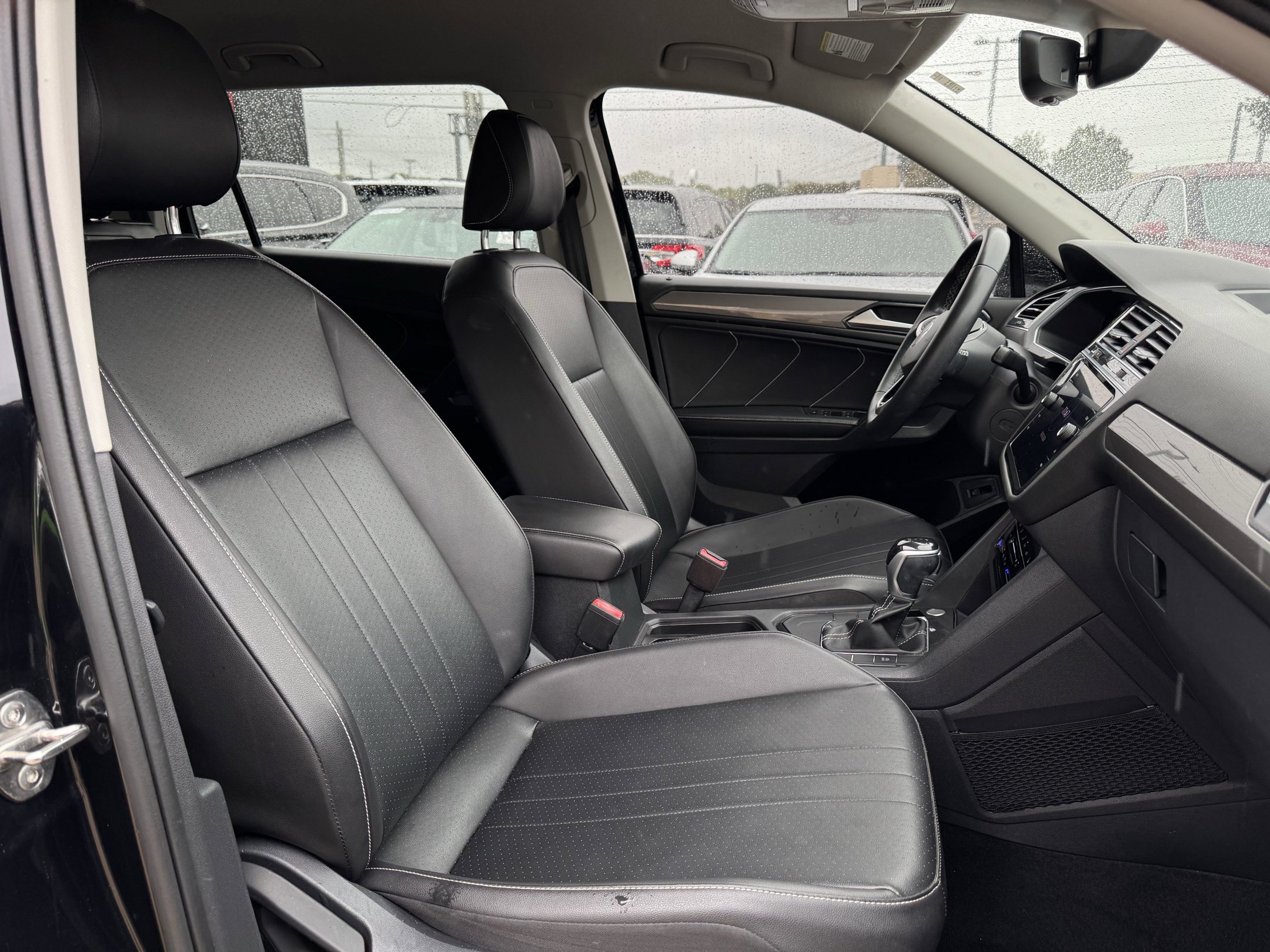 Used 2022 Volkswagen Tiguan SE FWD image 28