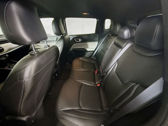 Used 2025 Jeep Compass Limited image 22