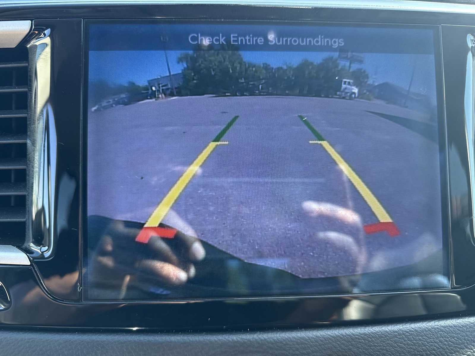 Used 2017 Chrysler Pacifica Touring-L FWD image 29